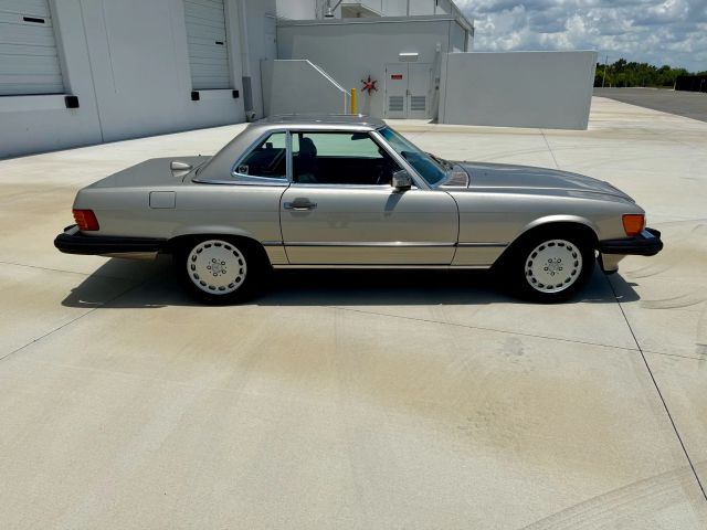 1987 Mercedes-benz 560 Series - Image 8