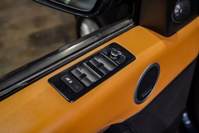 2019 Land Rover Discovery Hse Luxury Sport Utility 4d - Image 39