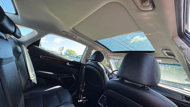 2017 Kia Cadenza - Image 21