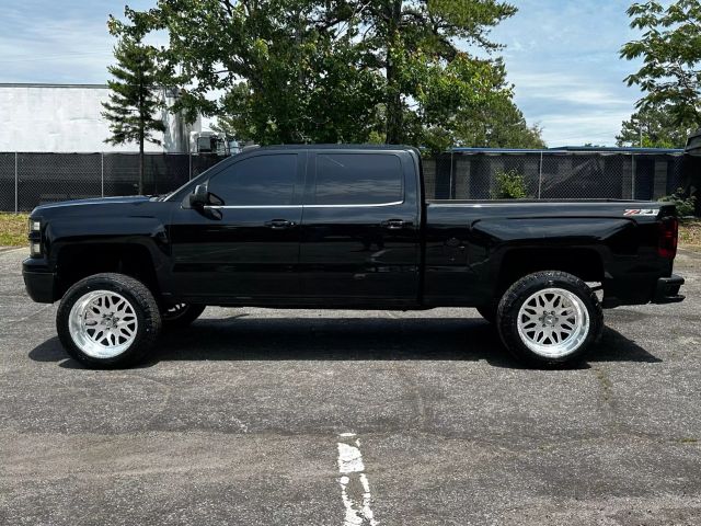 2015 Chevrolet Silverado 1500 Crew Cab - Image 8