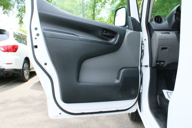 2017 Nissan Nv200 - Image 9