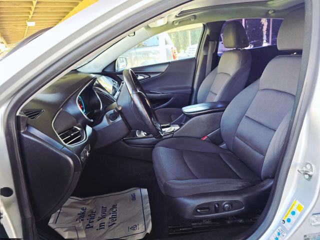 2018 Chevrolet Malibu - Image 12