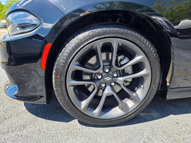 2021 Dodge Charger - Image 16