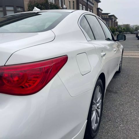 2015 Infiniti Q50 3.7 Premium Sedan 4d - Image 11