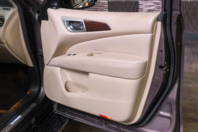 2016 Nissan Pathfinder Platinum Sport Utility 4d - Image 41