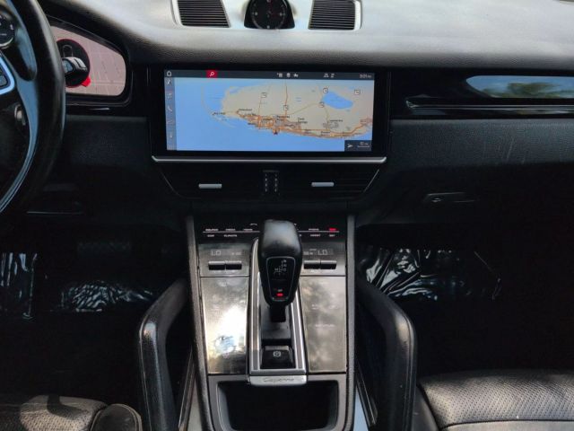 2020 Porsche Cayenne - Image 11