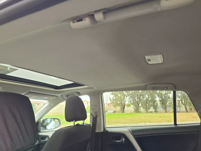 2018 Toyota Rav4 - Image 39