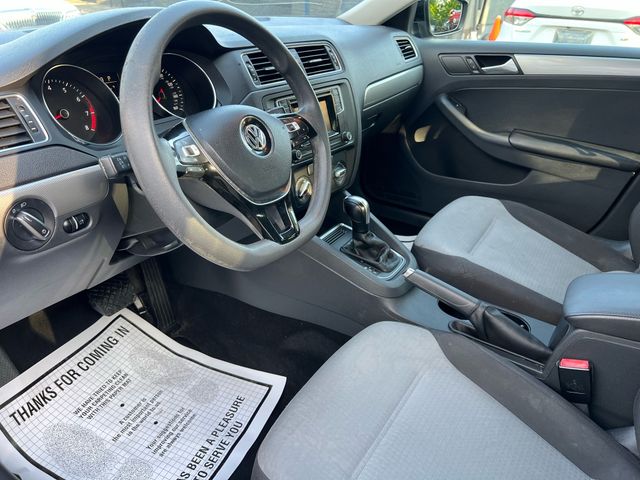2017 Volkswagen Jetta - Image 18