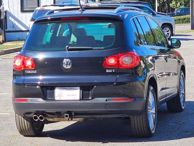 2011 Volkswagen Tiguan - Image 8