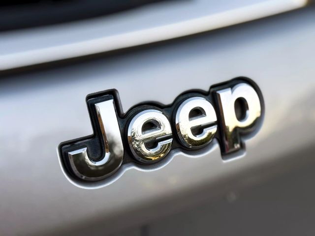 2020 Jeep Compass - Image 25