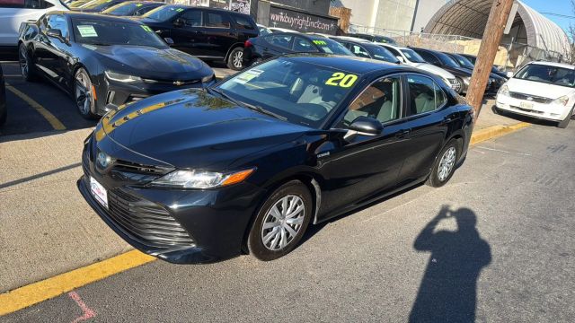 2020 TOYOTA CAMRY HYBRID SEDAN 4-CYL, HYBRID, 2.5 LITER LE SEDAN 4D