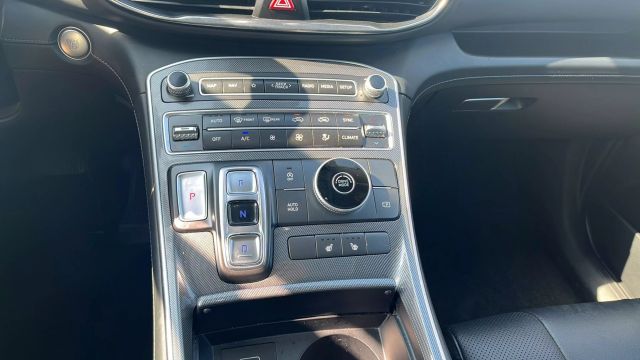 2023 Hyundai Santa Fe - Image 17