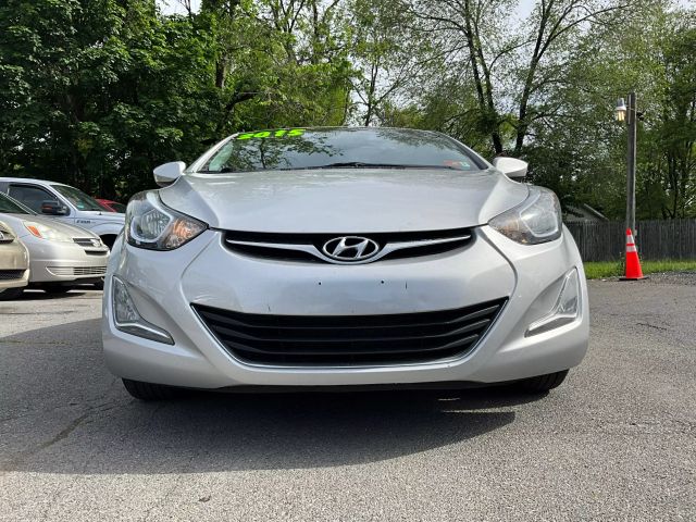 2015 Hyundai Elantra - Image 8