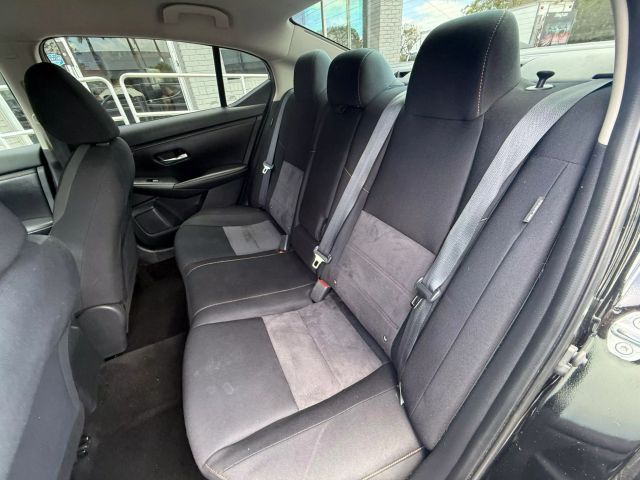 2021 Nissan Sentra - Image 16