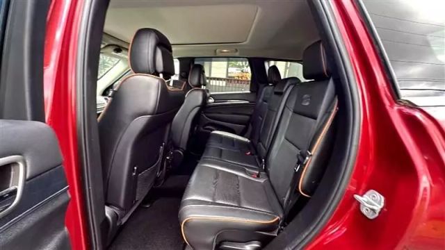 2013 Jeep Grand Cherokee - Image 14