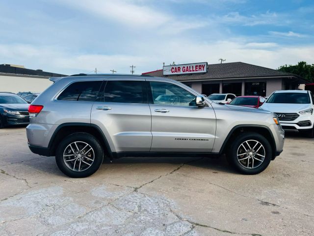 2018 Jeep Grand Cherokee - Image 11