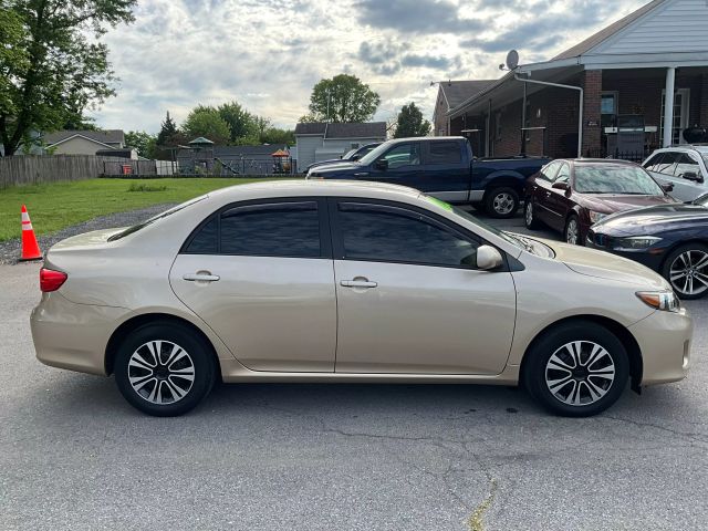 2011 Toyota Corolla - Image 3