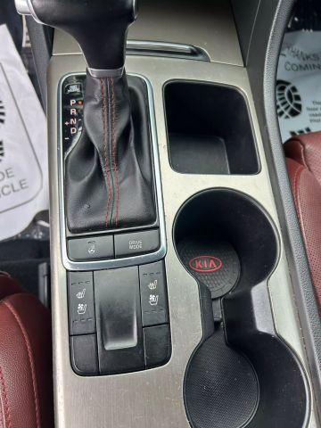 2017 Kia Optima - Image 24