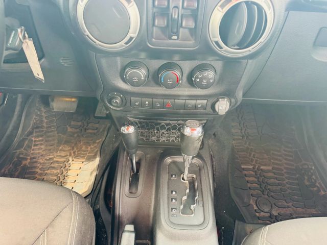 2015 Jeep Wrangler - Image 26