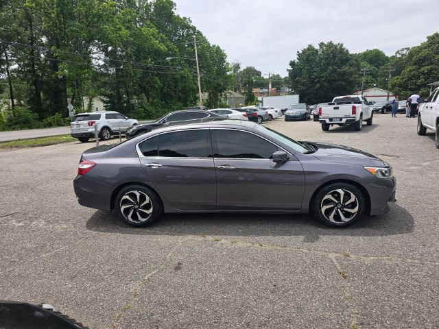 2017 Honda Accord - Image 6