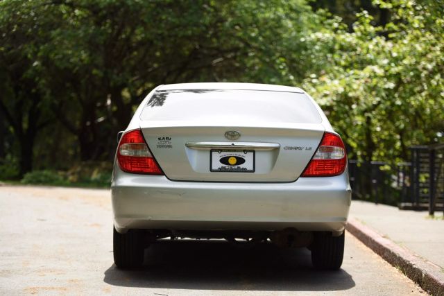 2004 Toyota Camry - Image 11