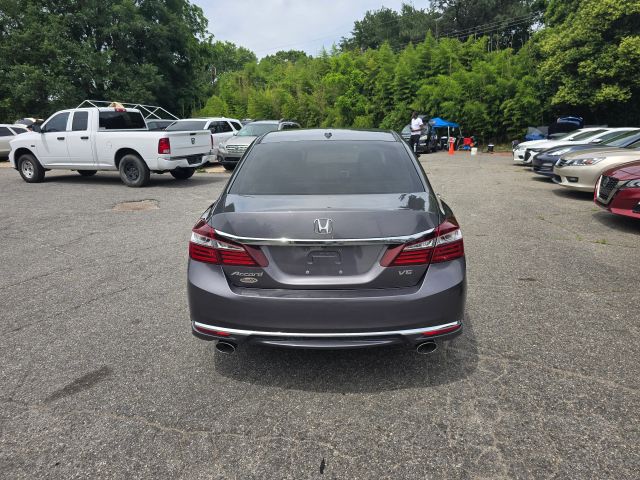 2017 Honda Accord - Image 4