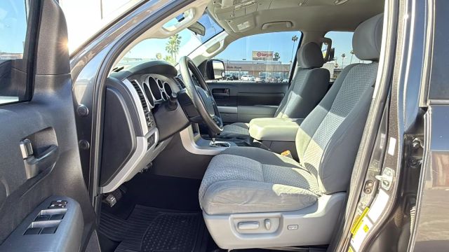 2013 Toyota Tundra Double Cab - Image 9