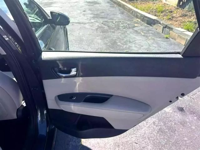 2016 Kia Optima - Image 13