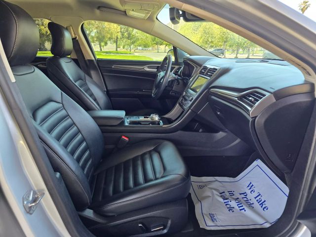 2019 Ford Fusion - Image 30
