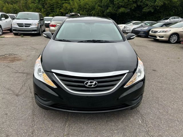 2014 Hyundai Sonata - Image 2