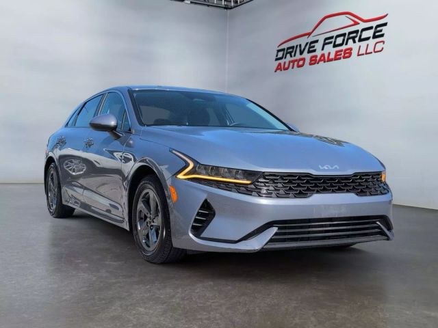 2022 Kia K5 - Image 7