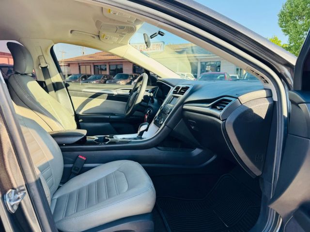 2016 Ford Fusion - Image 19