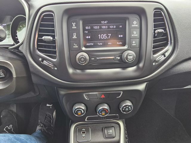 2018 Jeep Compass - Image 18