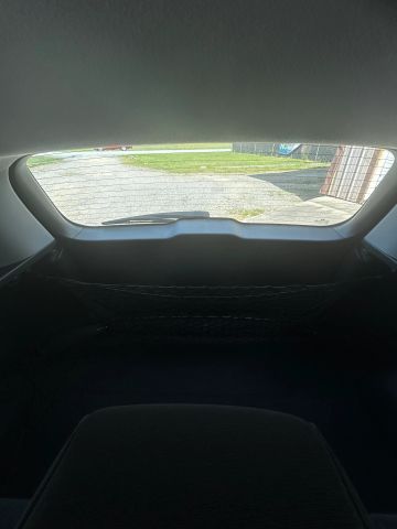 2011 Hyundai Elantra - Image 20