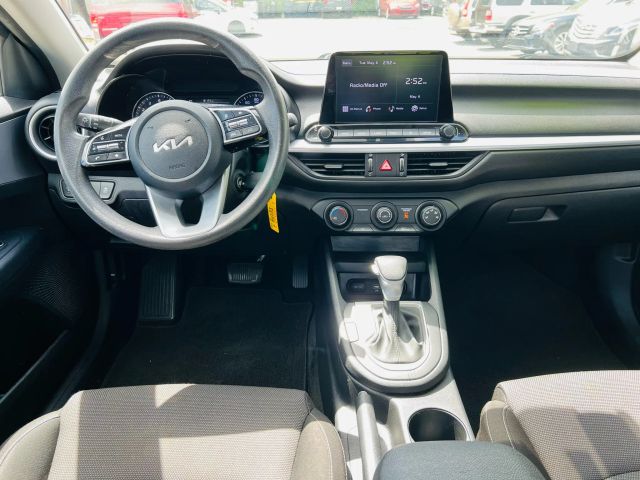 2022 Kia Forte - Image 23