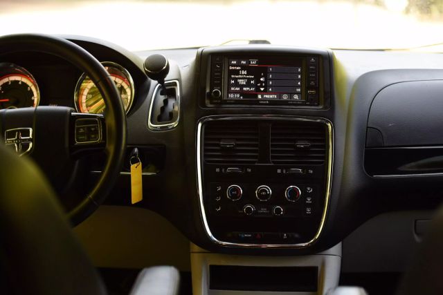 2017 Dodge Grand Caravan Passenger - Image 20