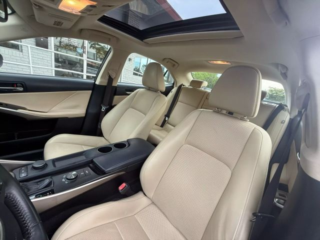 2015 Lexus Is - Image 11