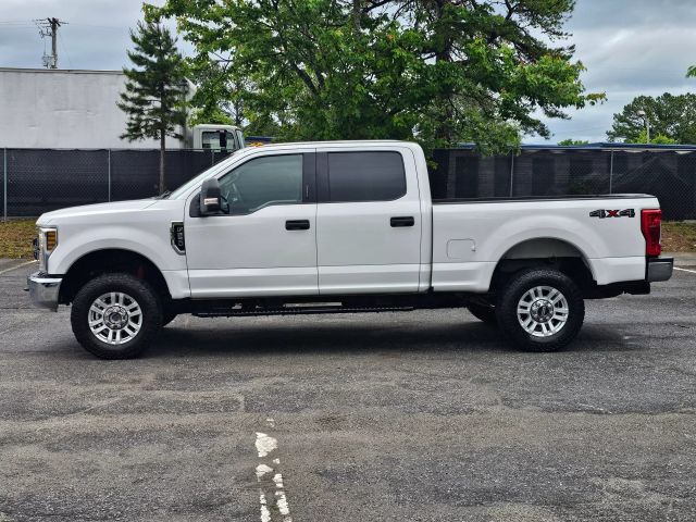 2019 Ford F250 Super Duty Crew Cab - Image 5