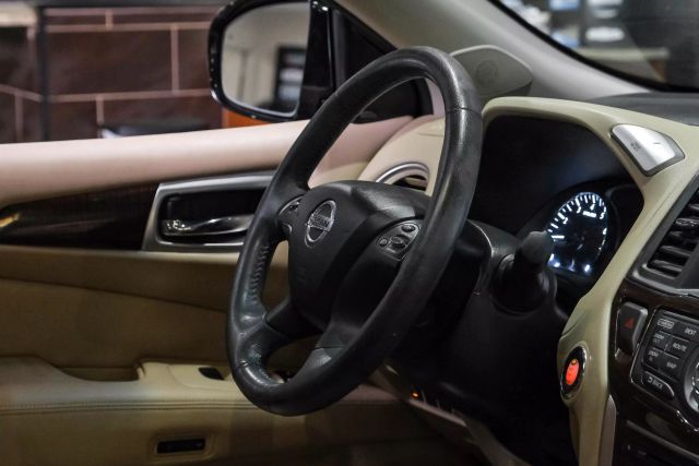 2016 Nissan Pathfinder Platinum Sport Utility 4d - Image 15