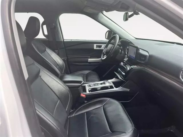 2023 Ford Explorer - Image 15