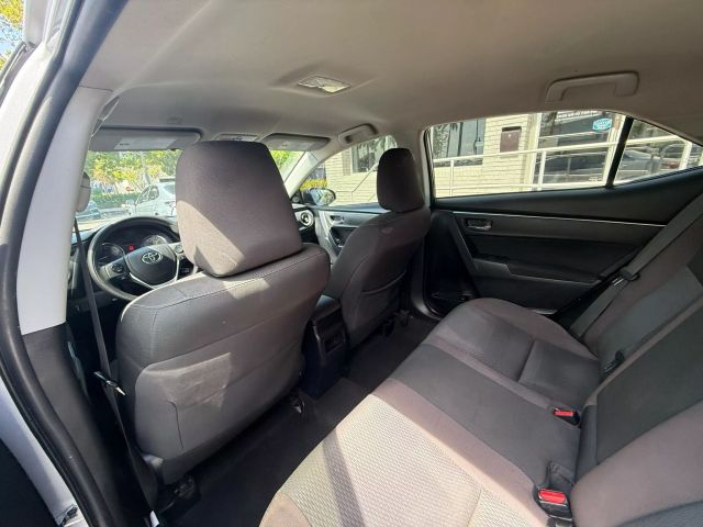 2018 Toyota Corolla - Image 12