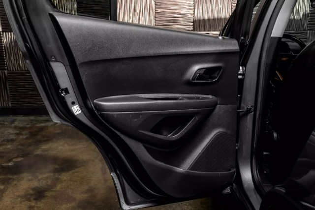 2019 Chevrolet Trax Lt Sport Utility 4d - Image 38