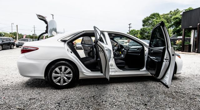 2016 TOYOTA CAMRY SEDAN WHITE AUTOMATIC - Auto Masters of Carolinas