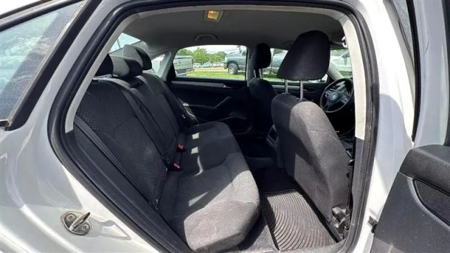 2012 Volkswagen Passat - Image 16