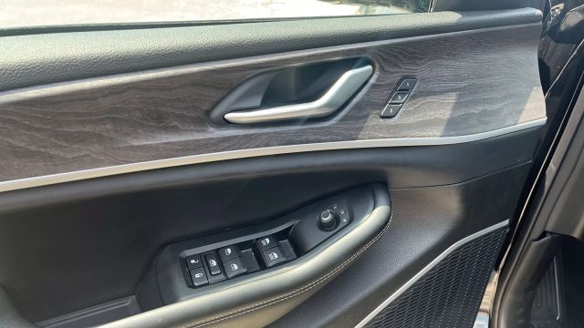 2023 Jeep Grand Cherokee 4xe - Image 17