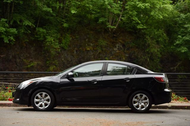 2012 Mazda Mazda3 - Image 2