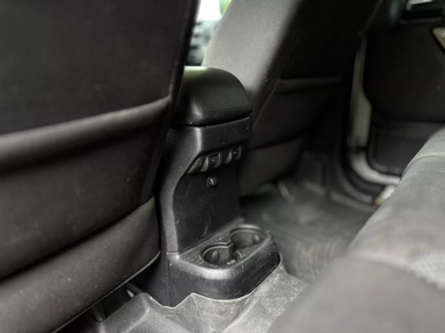 2016 Jeep Wrangler - Image 11