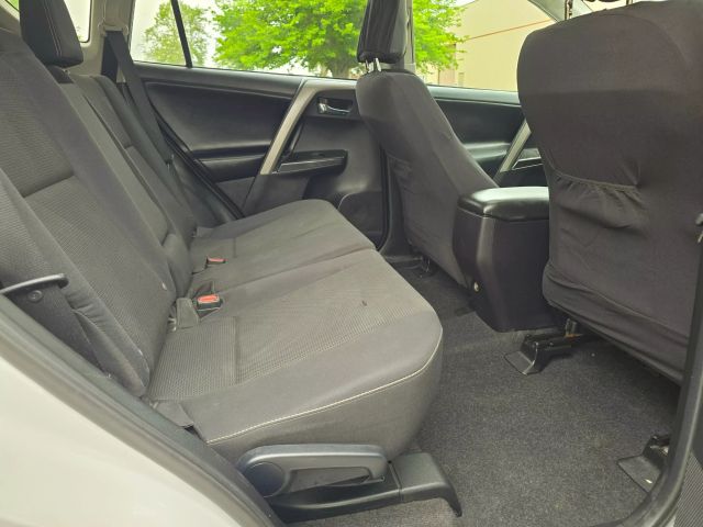 2018 Toyota Rav4 - Image 35