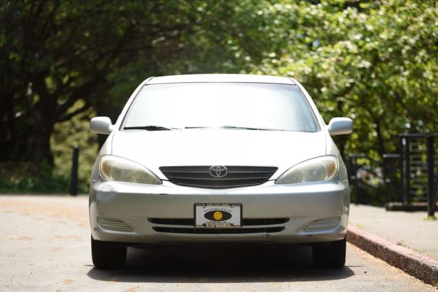 2004 Toyota Camry - Image 21