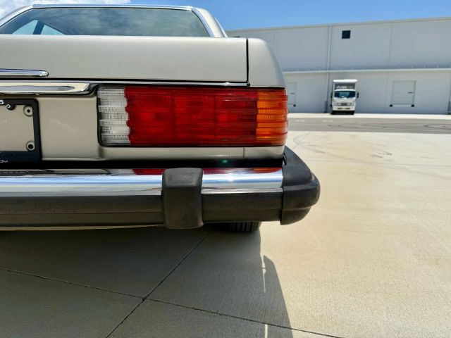 1987 Mercedes-benz 560 Series - Image 24